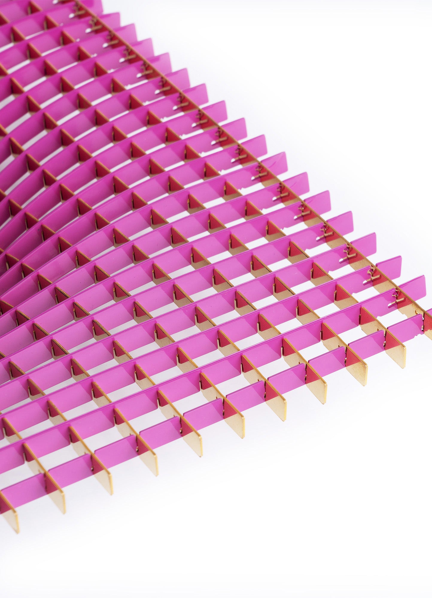 GRAVITY - TRAY - MAGENTA & BRASS – Fundamental.Berlin