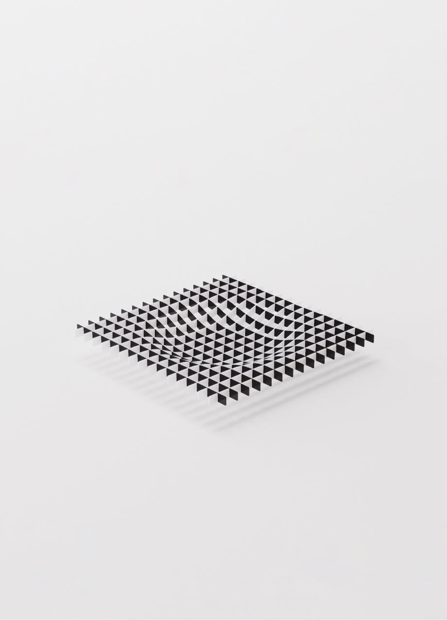 Gravity Tray in black and white #color_black-white